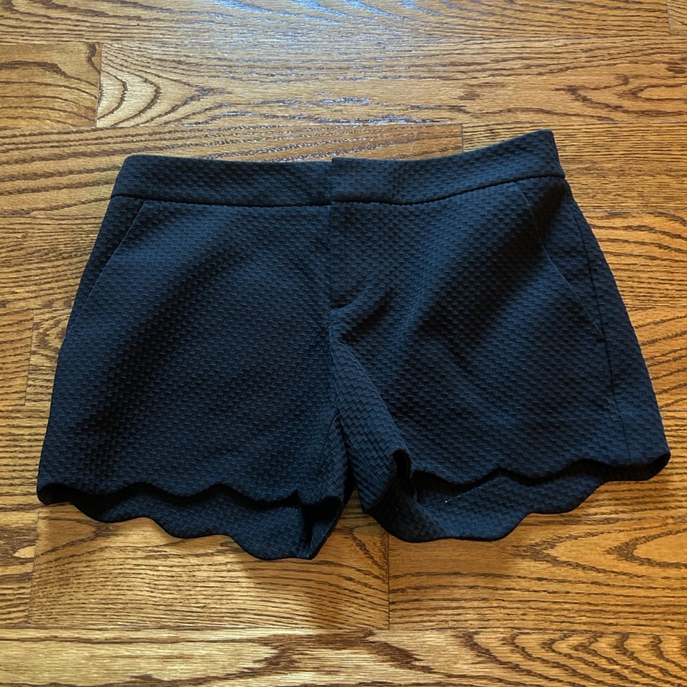 Club Monaco Black Scalloped Shorts